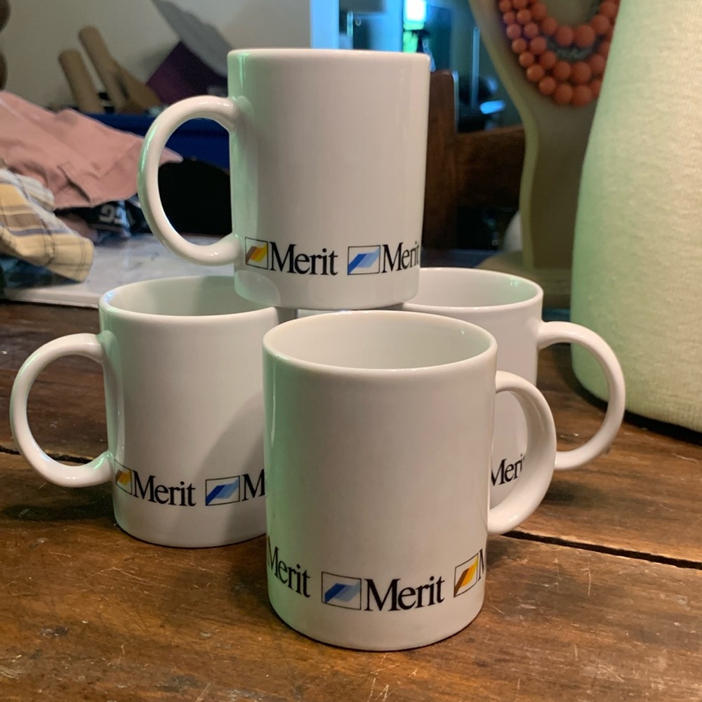 SET OF 4 70’s MERIT CIGARETTE BRAND COFFEE MUGS ADVERTISING TOBACCIANA